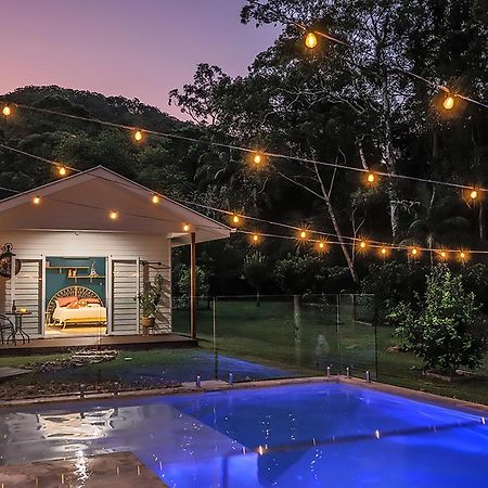 The Poolhaus Retreat - Peaceful Private Studio Valdora Buitenkant foto