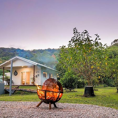 The Poolhaus Retreat - Peaceful Private Studio Valdora Buitenkant foto