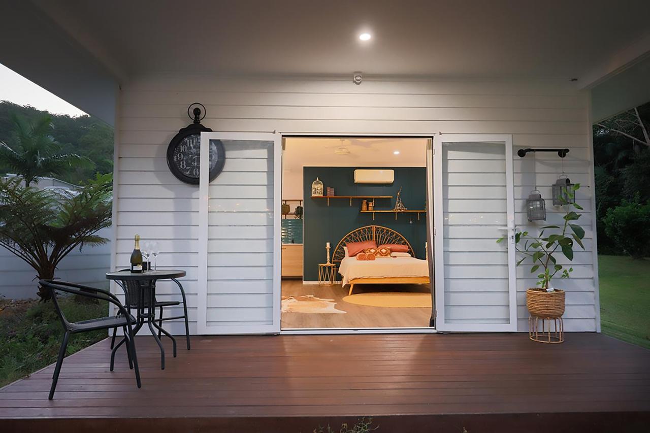 The Poolhaus Retreat - Peaceful Private Studio Valdora Buitenkant foto