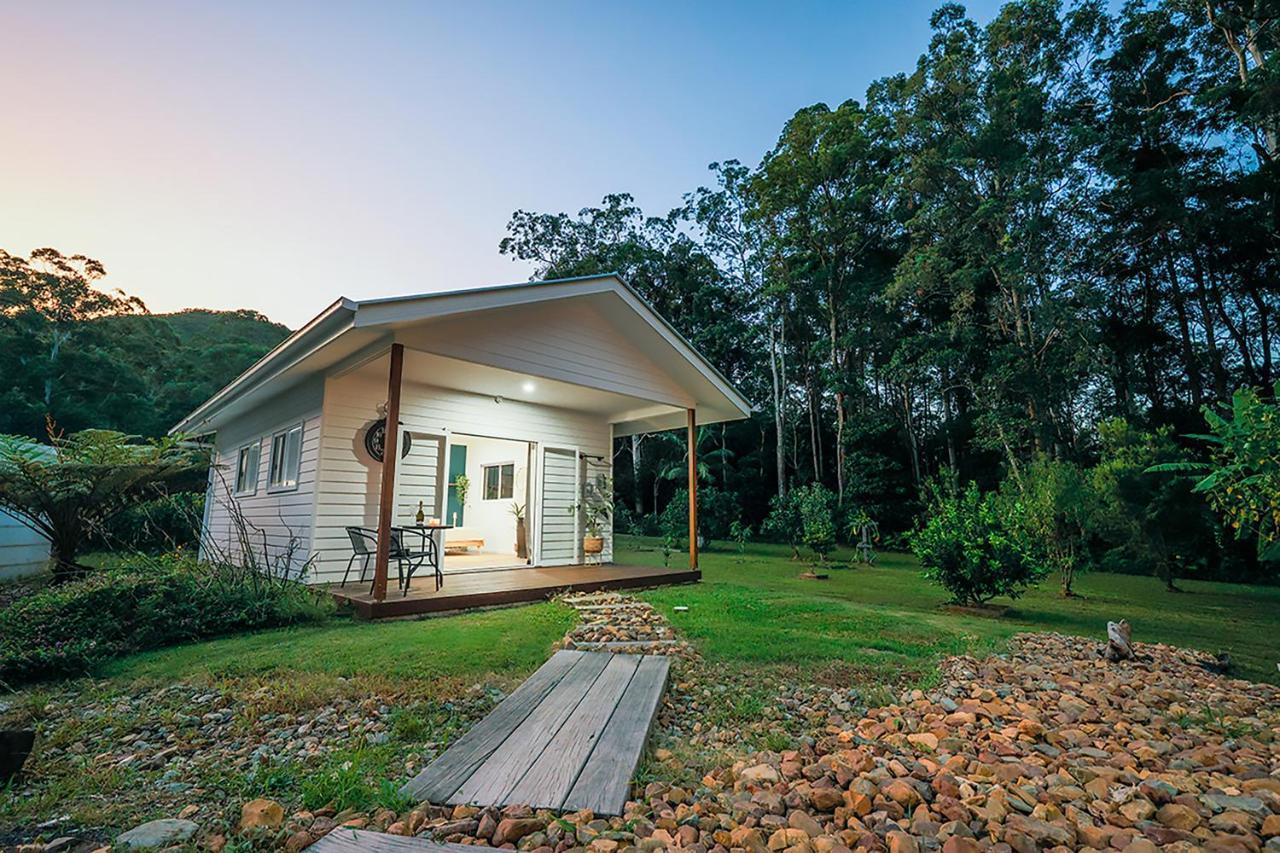 The Poolhaus Retreat - Peaceful Private Studio Valdora Buitenkant foto